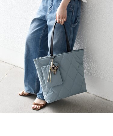 《追加予約》SHIPS any: チャーム付き キルティング スクエア A4 トート バッグ