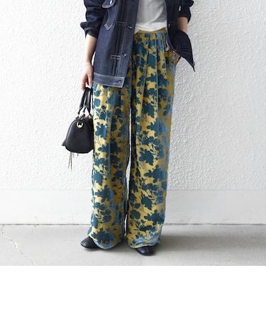 《予約》SHIPS any:〈手洗い可能〉フラワー オパール タック セミワイド イージー パンツ