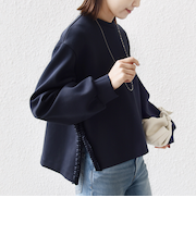 《予約》【WEB限定】〈手洗い可能〉サイド スリット フリル ダンボール カットソー