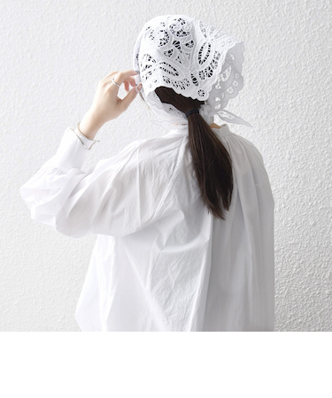 《予約》bon_meur:〈洗濯機可能〉レース スカーフ付き バンドカラー ギャザー パフ シャツ