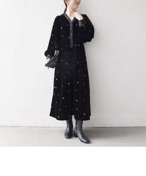 SHIPS any：ポリエステルベロア刺繍タックフレアワンピース　新品未使用 SHIPS any:〈手洗い可能〉ポリエステル ベロア 刺繍 タック フレア