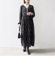 《予約》SHIPS any:〈洗濯機可能〉フラワー プリント ウエストギャザー Vネック ワンピース