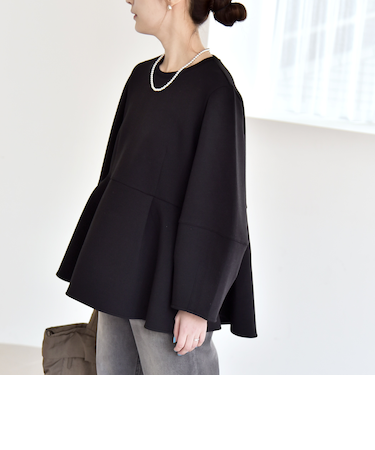 《予約》quaranciel:〈洗濯機可能〉ポンチ ペプラム スウェット プルオーバー