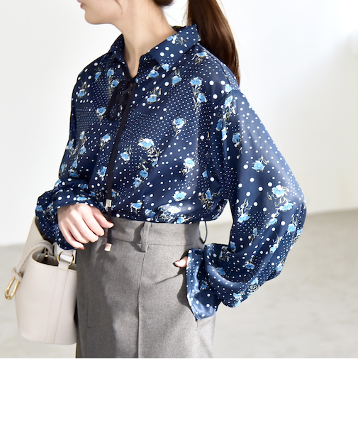 《予約》quaranciel:〈洗濯機可能〉ドット フラワー プリント リボンタイ シャツ