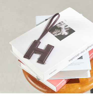 《予約》George Cinq:イニシャル チャーム（ブラウン）