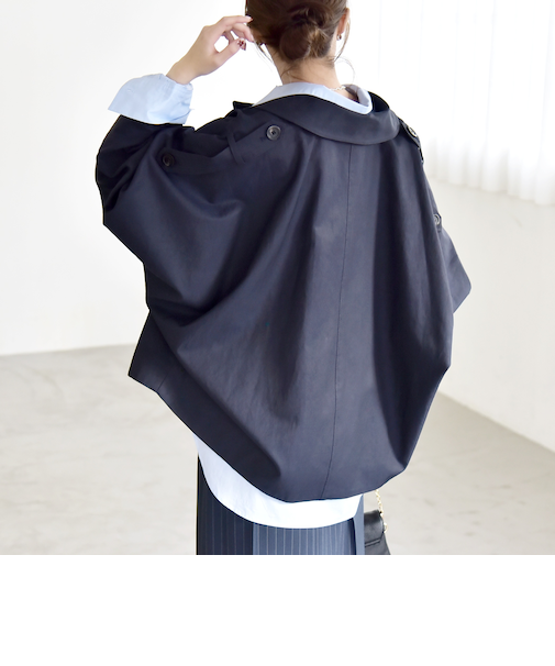 《予約》quaranciel: ドルマンスリーブ ショート トレンチ コート