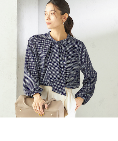 〈手洗い可能〉プリント タイ 長袖 ブラウス