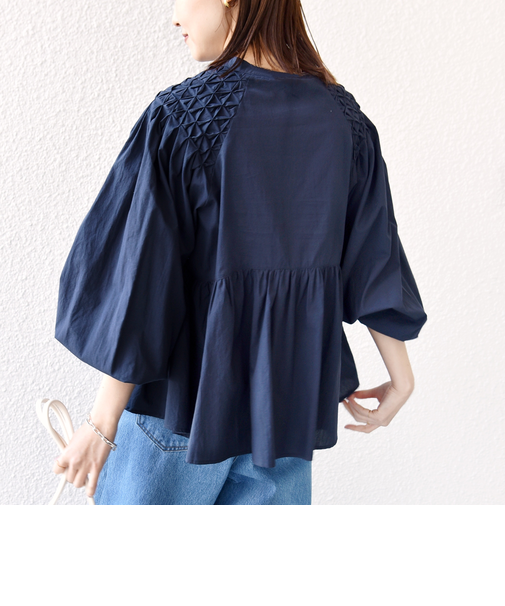 《予約》【WEB限定】〈手洗い可能〉ショルダー 刺繍 タック ブラウス