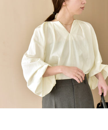 《予約》quaranciel:〈洗濯機可能〉ツイル スキッパー ボリュームスリーブ ブラウス