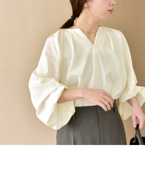 《予約》quaranciel:〈洗濯機可能〉ツイル スキッパー ボリュームスリーブ ブラウス