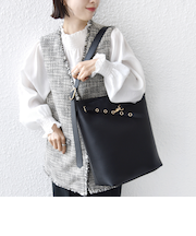 《予約》【WEB限定】ハトメ ベルト ワンショルダー バッグ M