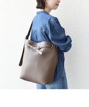 《予約》【WEB限定】ハトメ ベルト ワンショルダー バッグ M