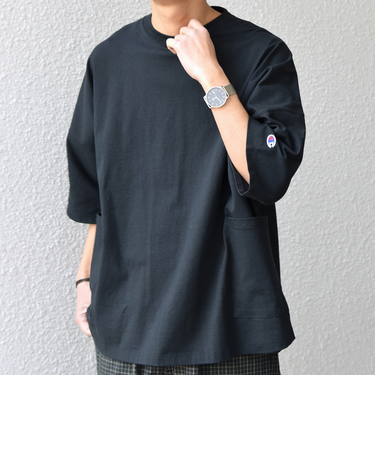 【SHIPS any別注】Champion: ロゴ刺繍 ドルマン キャンプポケット Tシャツ◆
