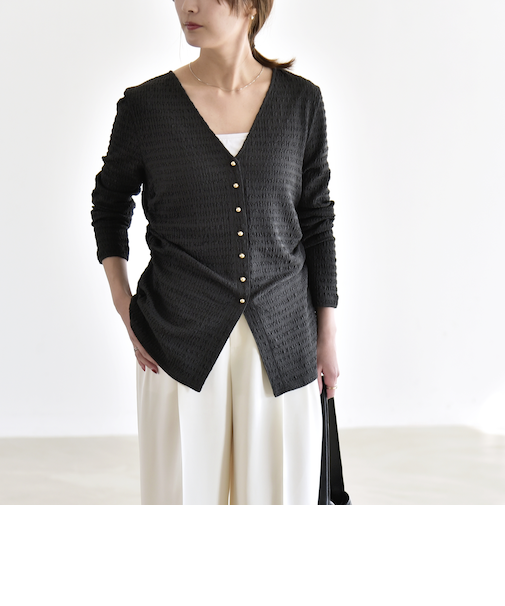 《予約》quaranciel:〈洗濯機可能〉ジャカード ジャージー Vネック ギャザー カーディガン