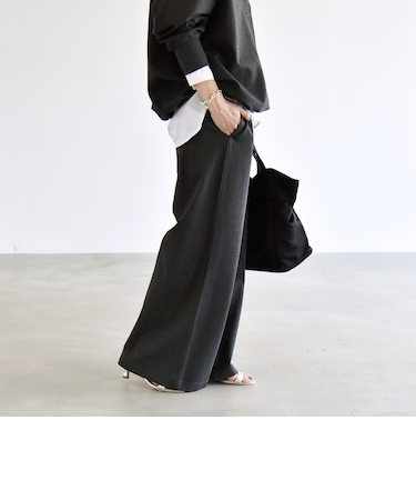 《予約》quaranciel:〈洗濯機可能〉ライト ポンチ ロゴ刺繍 スウェット パンツ