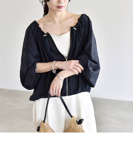 《予約》quaranciel:〈洗濯機可能〉シアー ギャザー ネック コンパクト ブルゾン