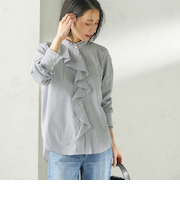 《予約》〈手洗い可能〉パール モチーフ ボタン フリル ブラウス