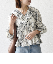 《予約》SHIPS any:〈洗濯機可能〉バンダナ プリント カシュクール フリル ブラウス