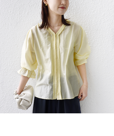 《予約》〈手洗い可能〉綿 シルク Vネック フリル タック ブラウス