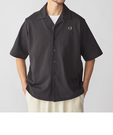 【SHIPS別注】FRED PERRY: ワンポイント ロゴ ピケ オープンカラーシャツ
