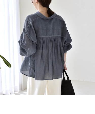 《予約》quaranciel:〈洗濯機可能〉シアー デニム ギャザー レギュラー シャツ