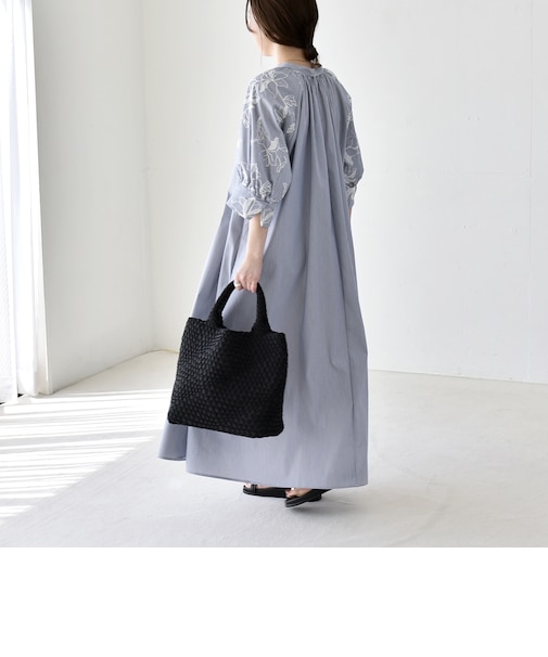 《予約》quaranciel:〈洗濯機可能〉ストライプ フラワー刺繍 スキッパー シャツ ワンピース