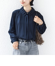 《予約》【WEB限定】〈手洗い可能〉襟 タック サテン ロング スリーブ ブラウス
