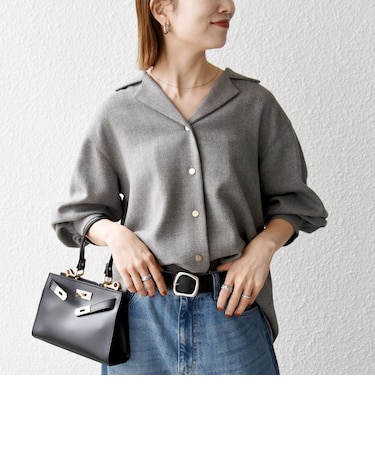 《予約》〈洗濯機可能〉ウールライク オープンカラー タック シャツ ブラウス［NAVY BLUE］