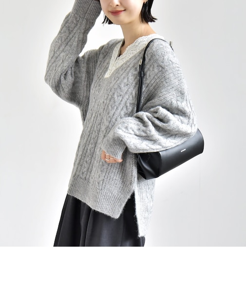 《予約》【WEB限定】〈手洗い可能〉レース ネック ラメ ケーブル Vネック ニット