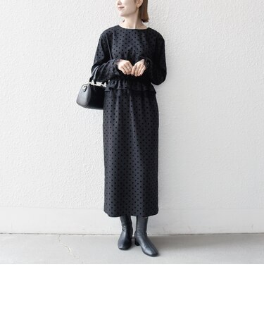 〈洗濯機可能〉フロッキー ドット レース ペプラム ワンピース ［NAVY BLUE］