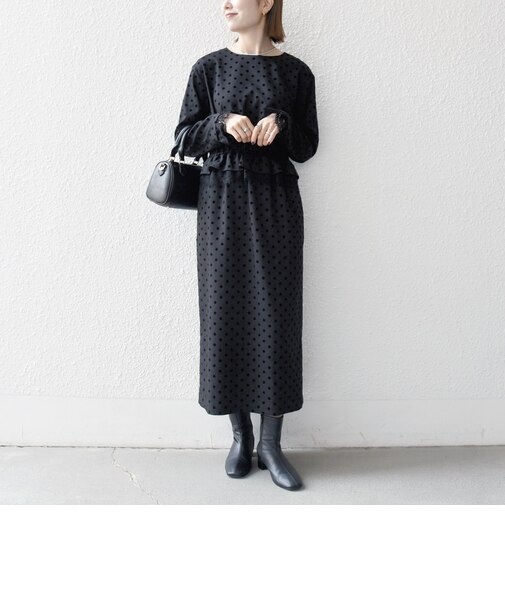 〈洗濯機可能〉フロッキー ドット レース ペプラム ワンピース ［NAVY BLUE］