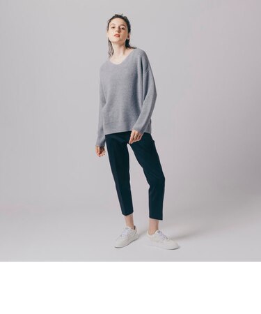 ウォッシャブルウールミドルゲージVネックセーター