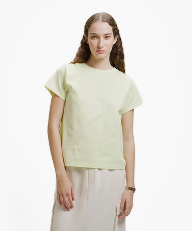 コンパクトブランドネームロゴ半袖Tシャツ