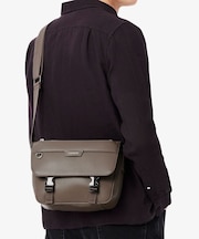 オシアン レザーフラップ ショルダーバッグ