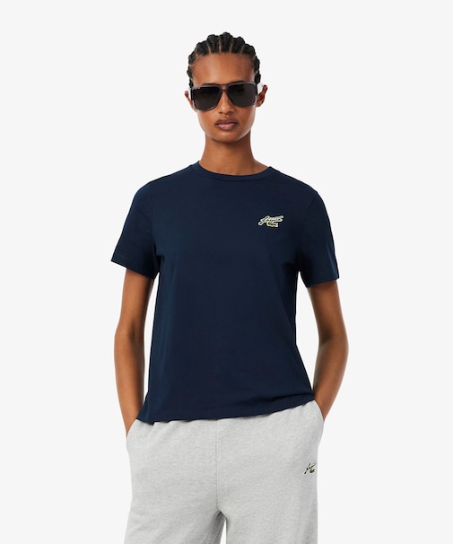 スクリプトロゴネームパッチエッセンシャルTシャツ
