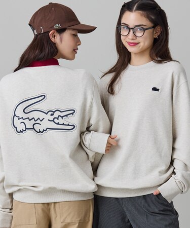 【オンライン限定】LACOSTE  オーバーサイズ 裏毛 バックプリント クルーネック スウェット