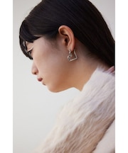 ニュアンスハートシェイプドフープピアス
