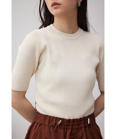 ハーフスリーブクルーネックリブトップス