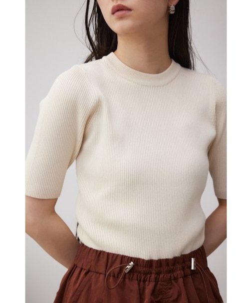 ハーフスリーブクルーネックリブトップス