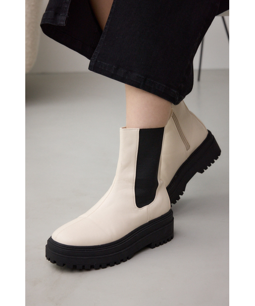 トラックソールサイドゴアブーツ