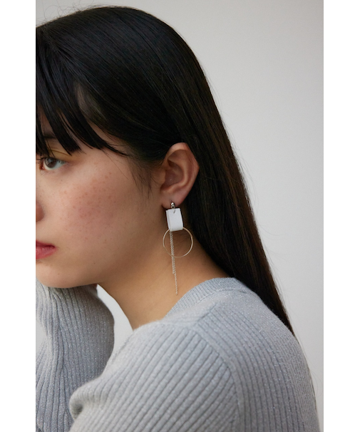フェイクレザーバイカラーアシンメトリーピアス