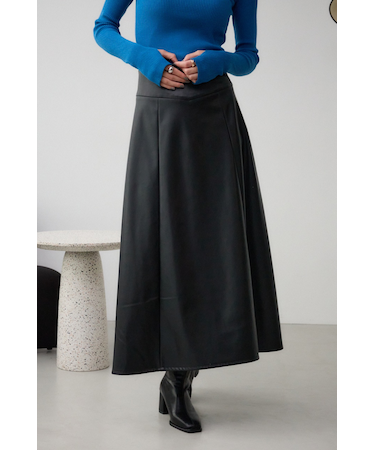 レザーフレアスカート