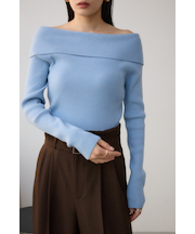 オフショルダーニット