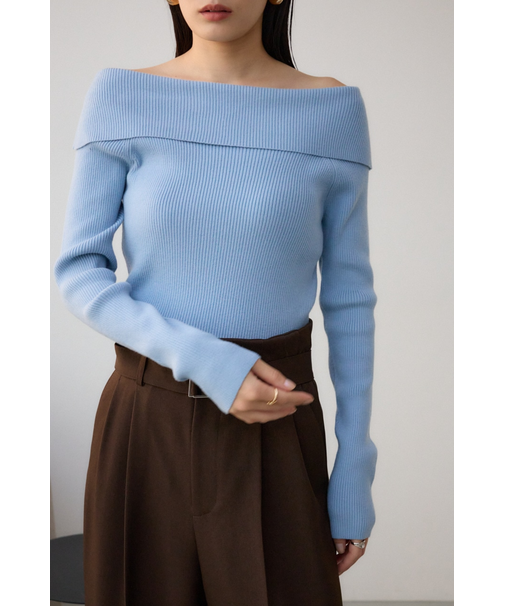 オフショルダーニット