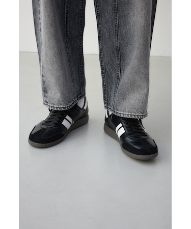 ダブルラインスニーカー