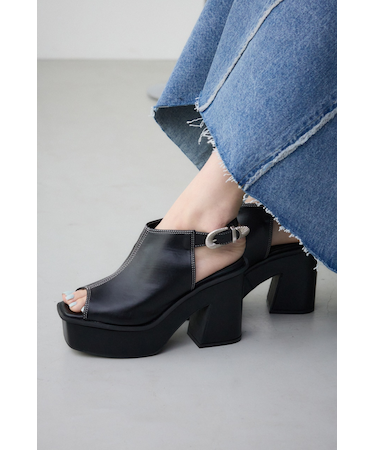 ウエスタンバックルブーティーサンダル