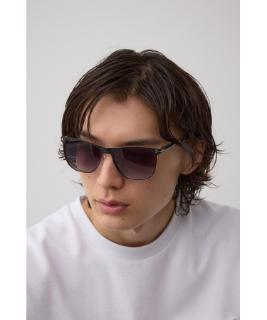 スクエアフレームアイウェア