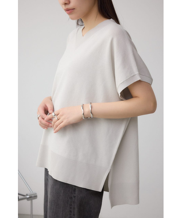 Vネックワイドルーズニット