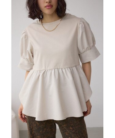 袖カフスペプラムトップス