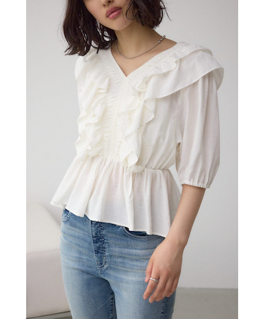 ラッフルショルダーブラウス